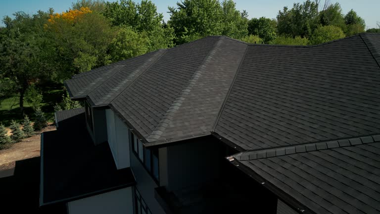 Best Flat Roofing  in Milwaukee, WI